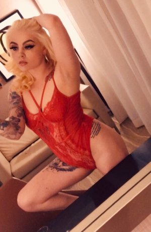 Laila busty escort girl in Vincennes Indiana